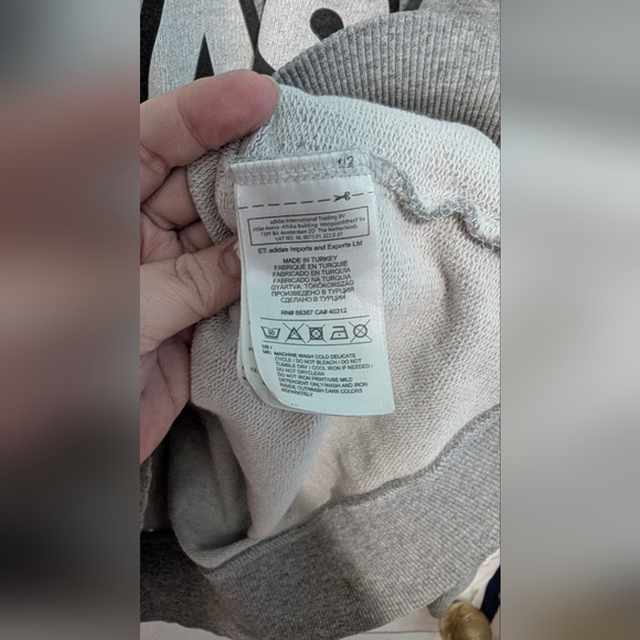 Rare 😲 Vintage Adidas Sweatshirt With Large Graphic Spellout Size L - Picture 8 of 12